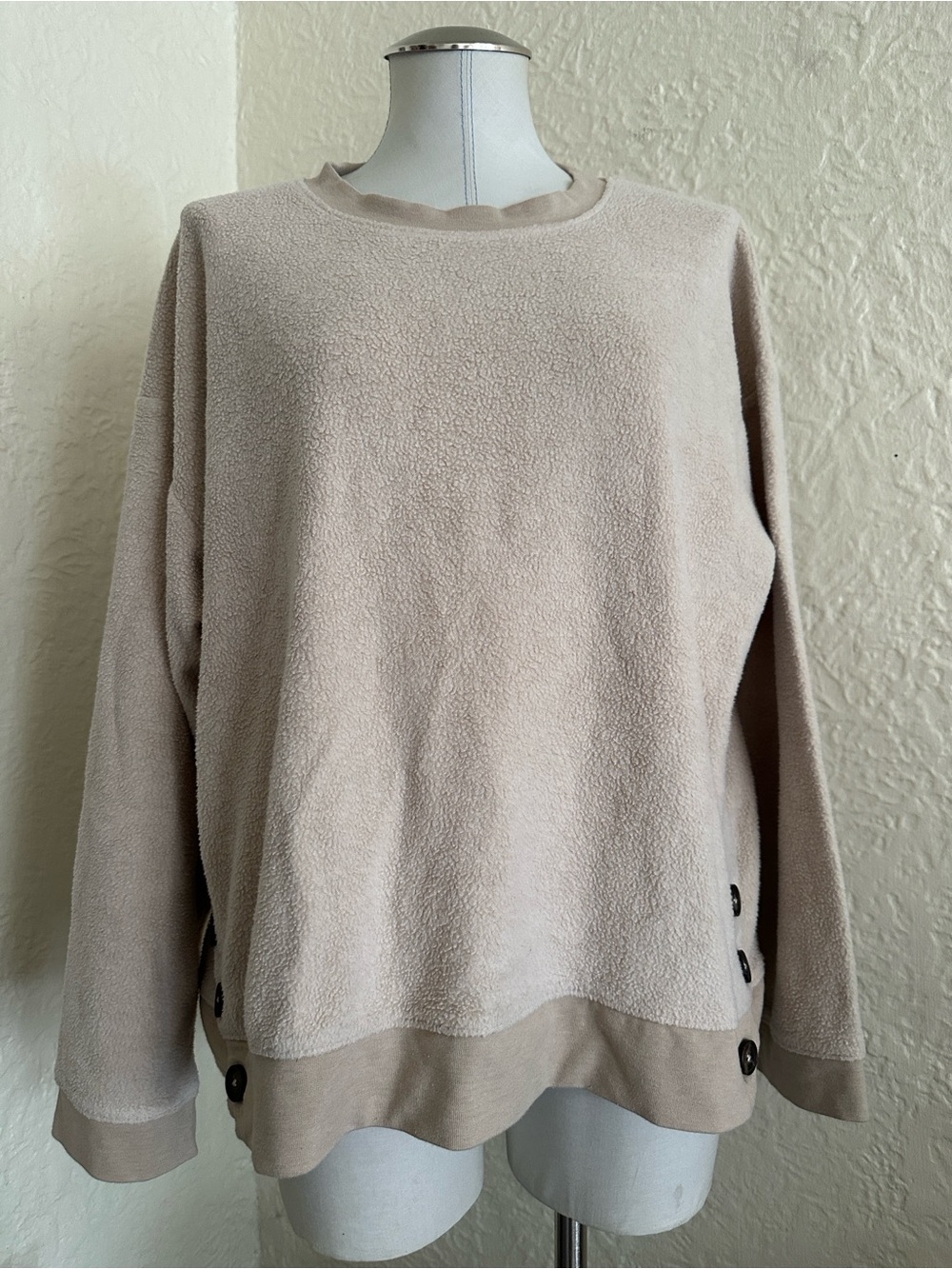 Madewell (re)sourced brushed beige fleece crewneck sweatshirt side button large